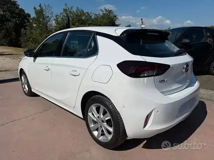 Usata Opel Corsa Elegance 75 CV (55 kW) 2022 Bianco Utilitaria