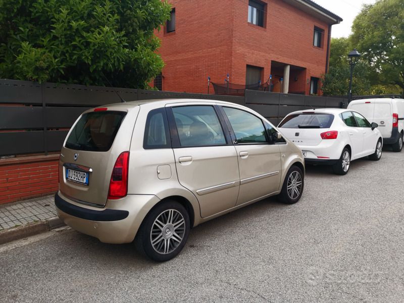 Usata Lancia Musa 95 CV (69 kW) 2007 Monovolume