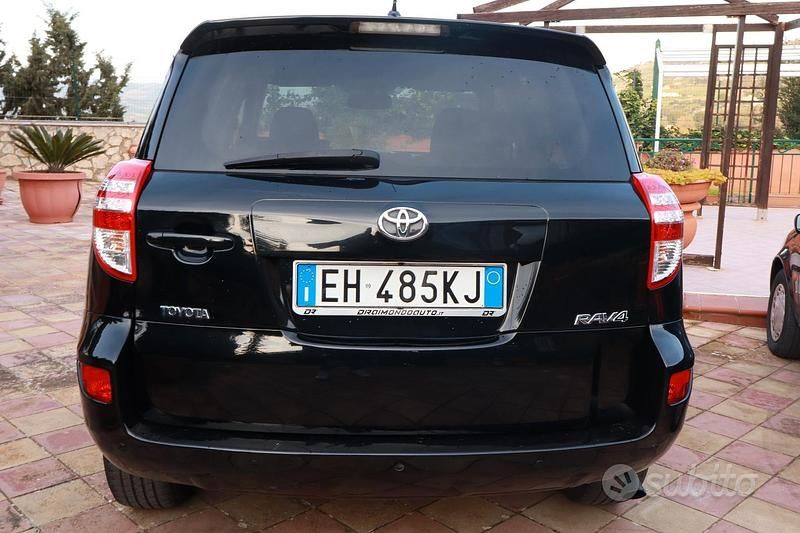 Usata Toyota RAV4 150 CV (110 kW) 2012 Nero SUV
