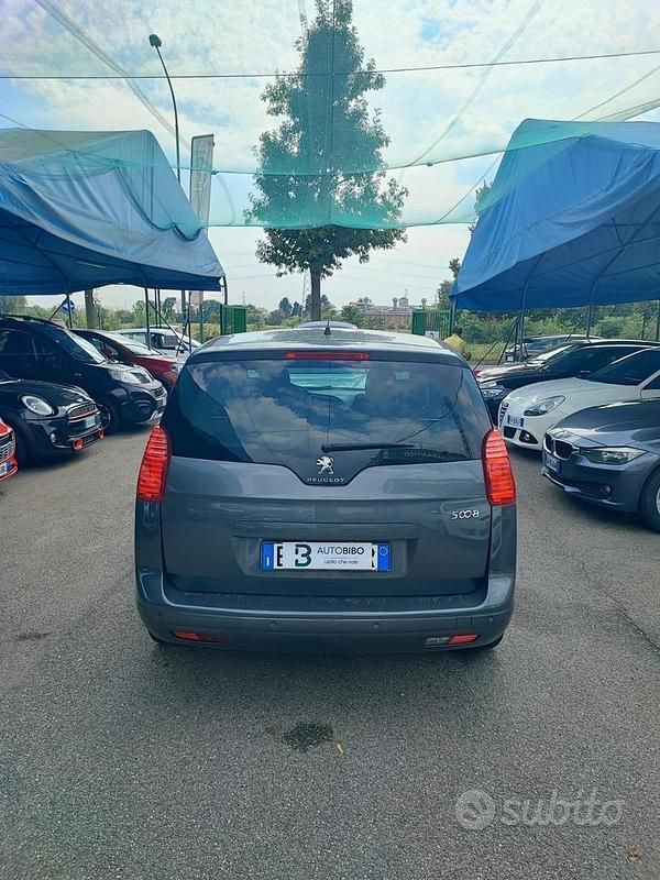 Usata Peugeot 5008 Allure 115 CV (84 kW) 2014 Grigio Monovolume