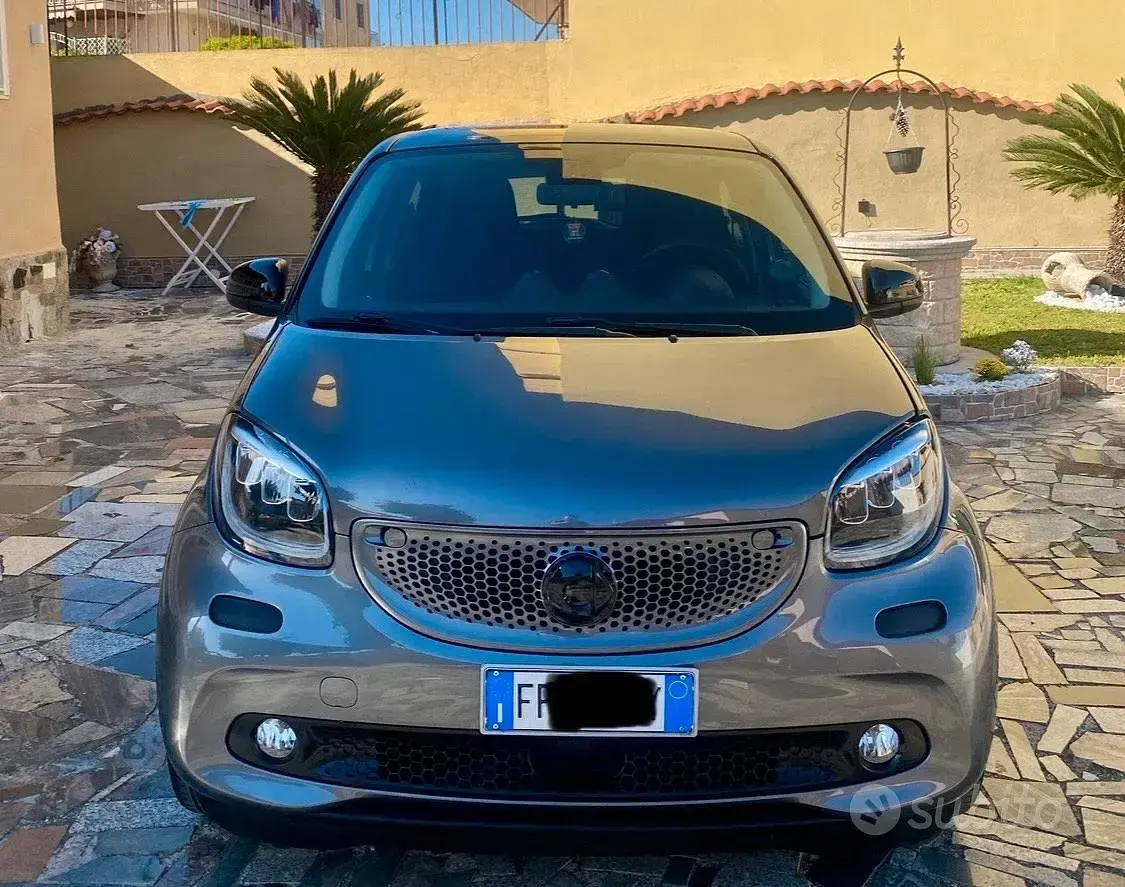 Usata Smart ForFour 71 CV (52 kW) 2018 Grigio Utilitaria