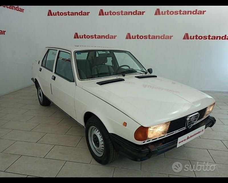 Bianco Usata 1970 Alfa Romeo Giulietta Due volumi | 7500 € - Immagine 1/4