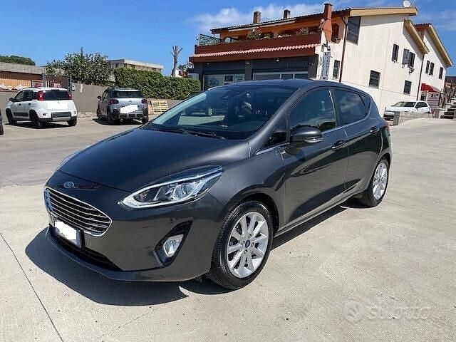 Grigio Usata 2018 Ford Fiesta ST-Line Utilitaria | 8900 € (Ottimo prezzo) - Immagine 1/4