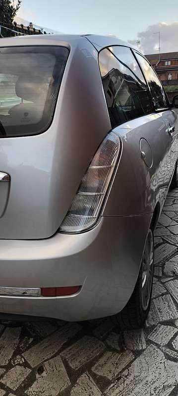 Usata Lancia Ypsilon 69 CV (50 kW) 2012 Utilitaria