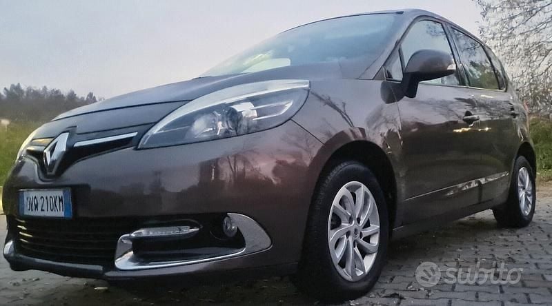 Usata Renault Scénic III XMOD 110 CV (80 kW) 2014 Marrone Monovolume