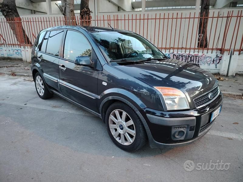 Usata Ford Fusion 70 CV (51 kW) 2009 Grigio Utilitaria