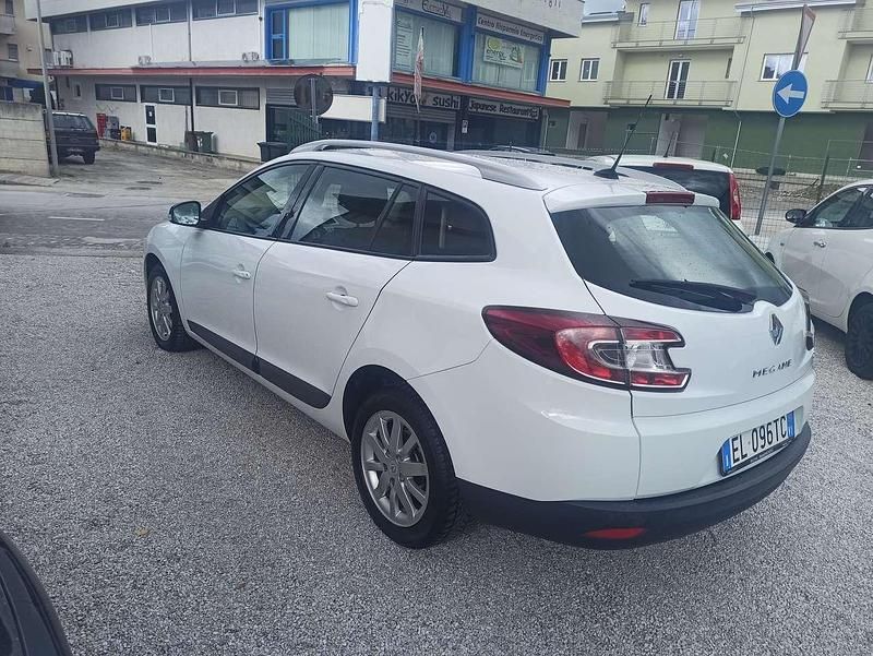 Usata Renault Mégane III 110 CV (80 kW) 2012 Bianco Station wagon