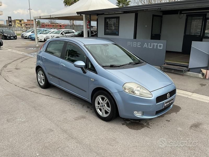Usata Fiat Grande Punto Emotion 90 CV (66 kW) 2006 Blu Utilitaria