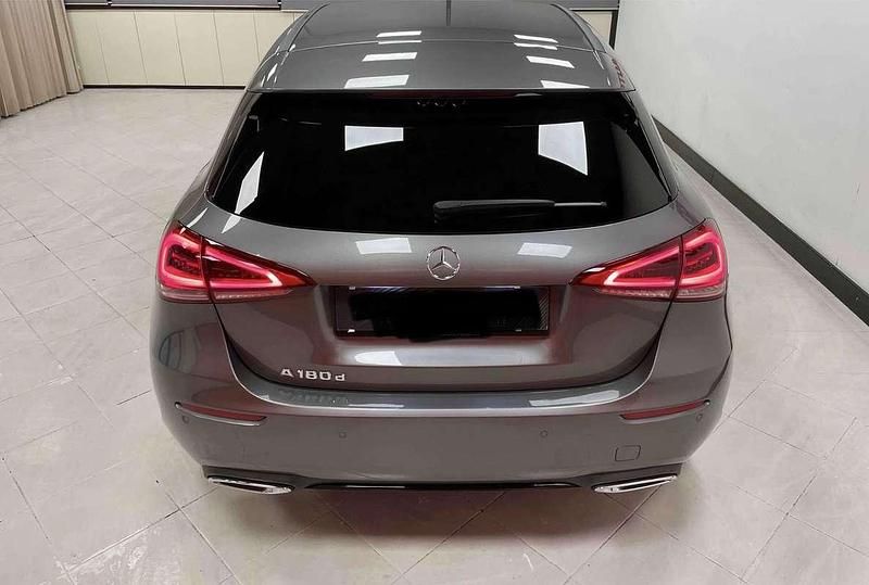 Occasion Mercedes A180 Night 116 ch (85 kW) 2018 Gris Berline