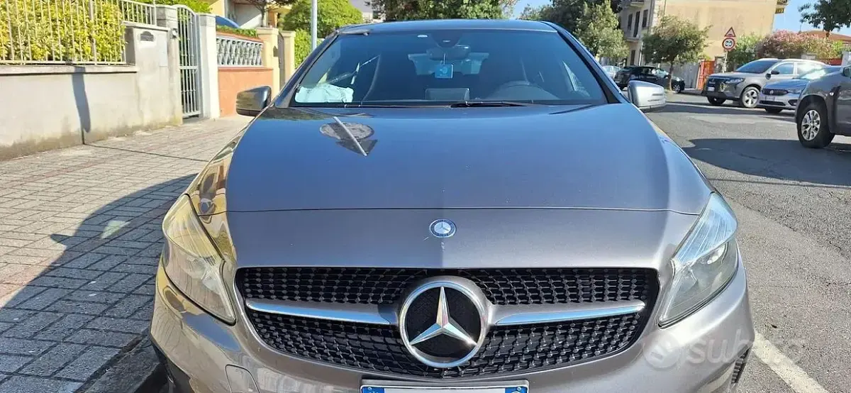 Usata Mercedes A160 102 CV (75 kW) 2017 Grigio Utilitaria
