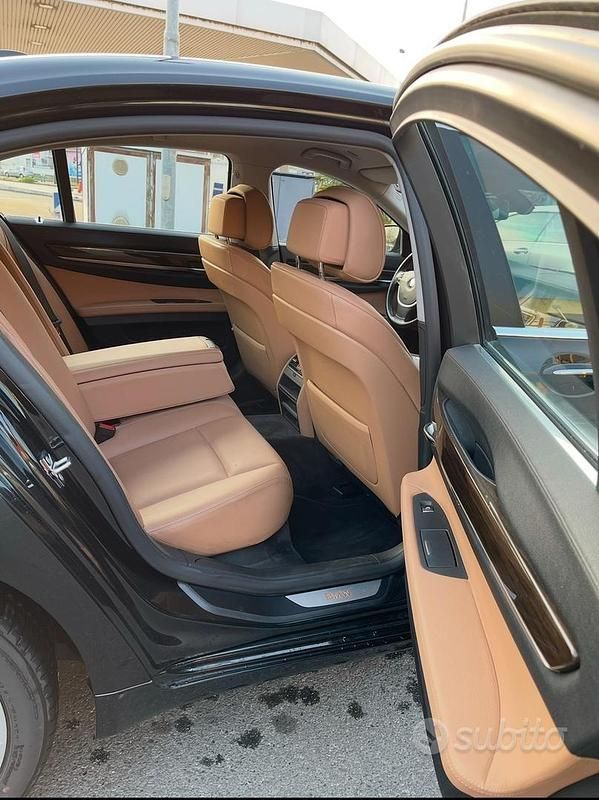 Begagnad BMW 730 Comfort Edition 245 HK (180 kW) 2010 Svart Sedan