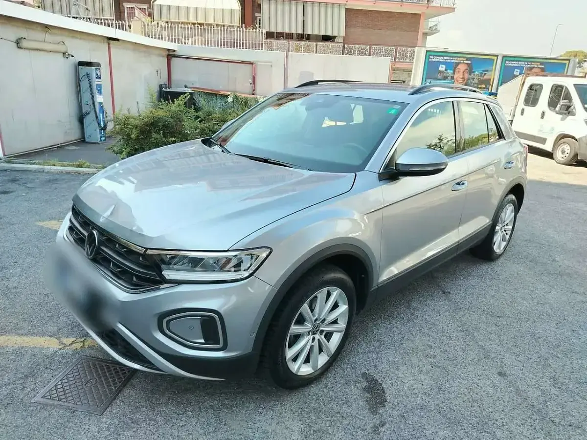 Usata VW T-Roc Style 110 CV (80 kW) 2024 Grigio SUV