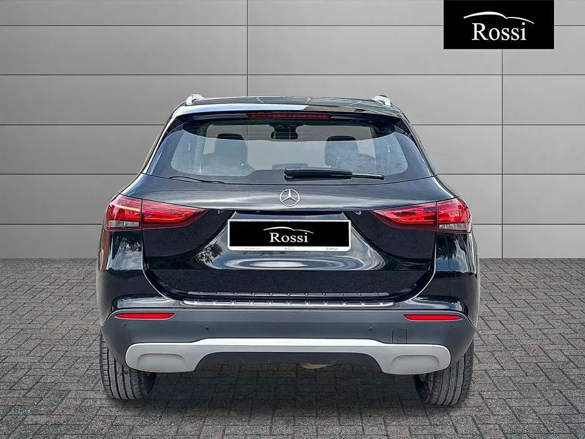 Usata Mercedes GLA180 116 CV (85 kW) 2022 Nero SUV