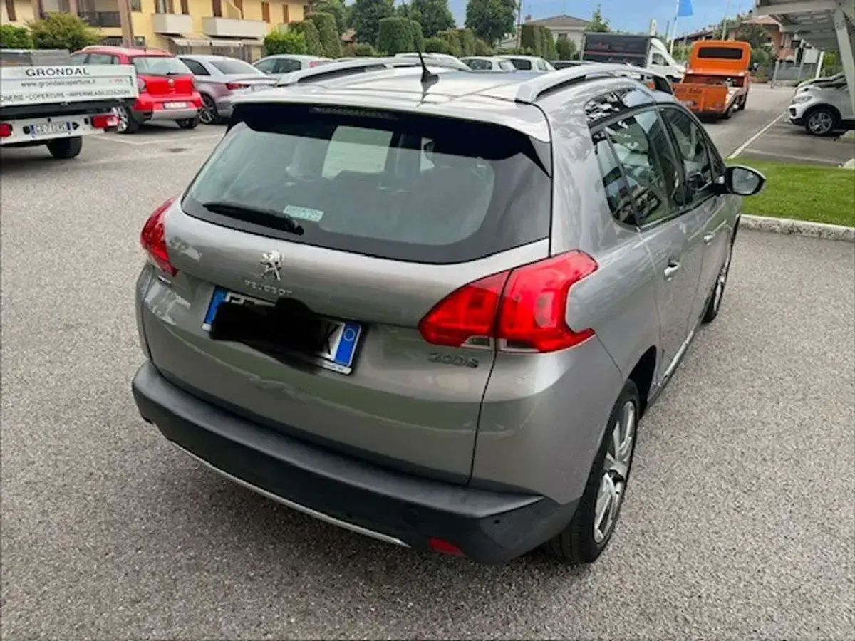 Usata Peugeot 2008 Allure 99 CV (72 kW) 2016 Argento SUV