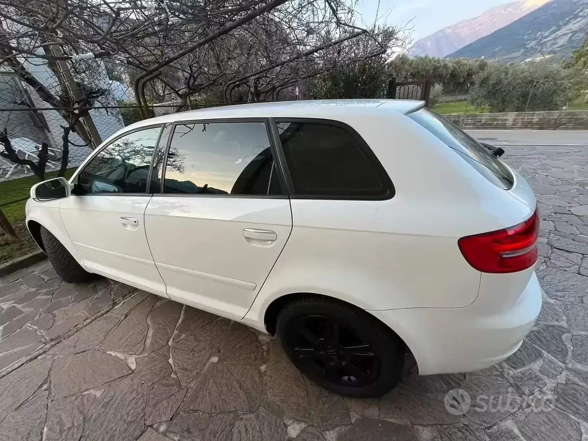 Usado Audi A3 90 CV (66 kW) 2010 Blanco Utilitario