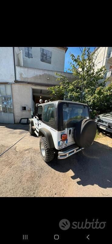Usata Jeep Wrangler 1990 Bianco SUV