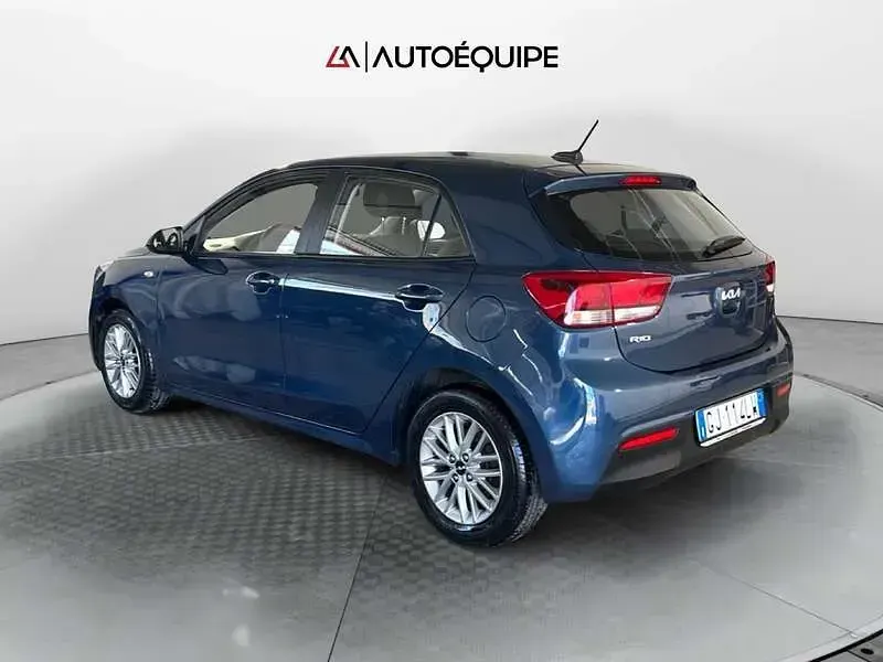 Usata Kia Rio Style 82 CV (60 kW) 2022 Blu/azzurro Berlina