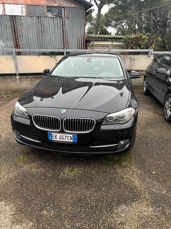 Begagnad BMW 520 2011 Svart Kombi