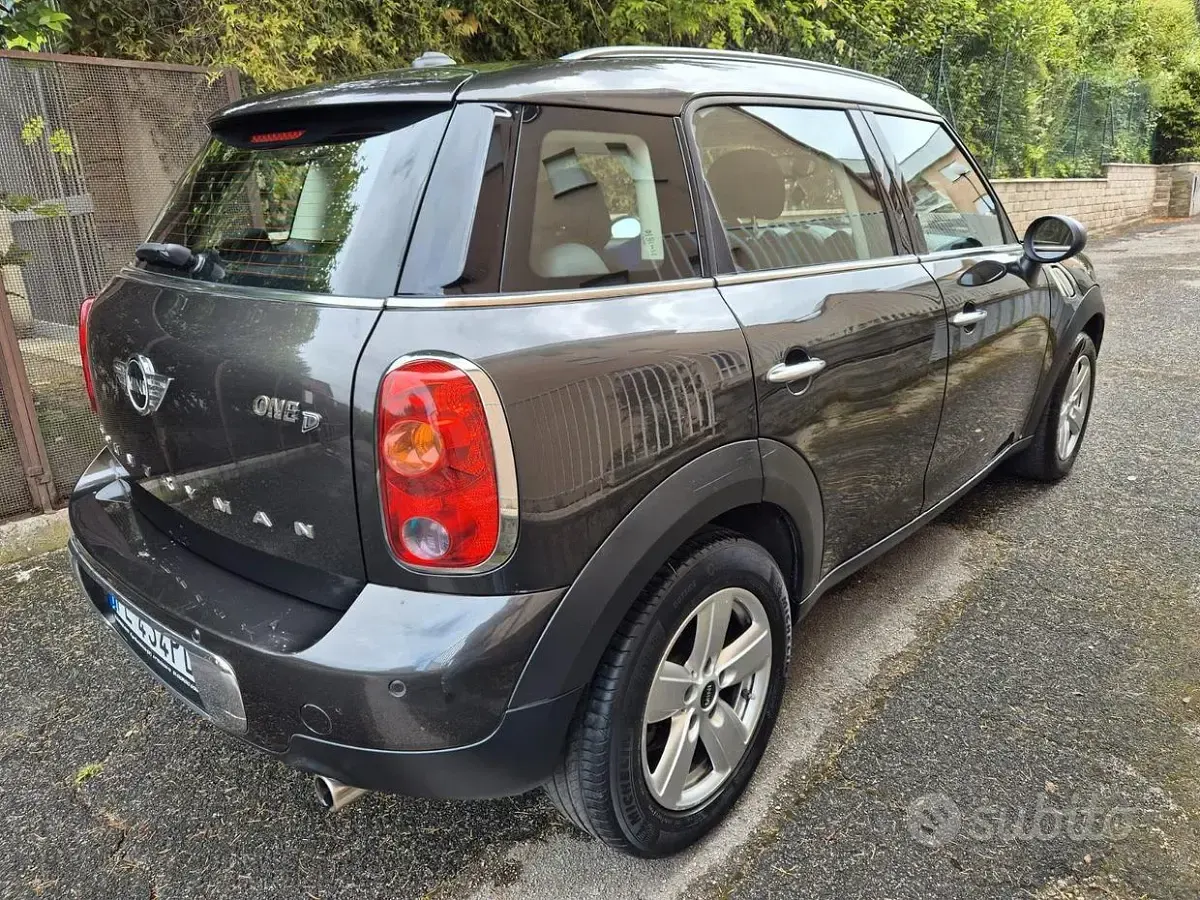Usata Mini Countryman 111 CV (81 kW) 2016 Verde SUV