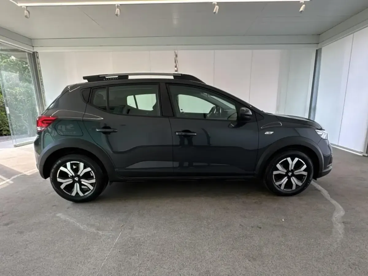 Usata Dacia Sandero Comfort 91 CV (66 kW) 2021 Nero Utilitaria