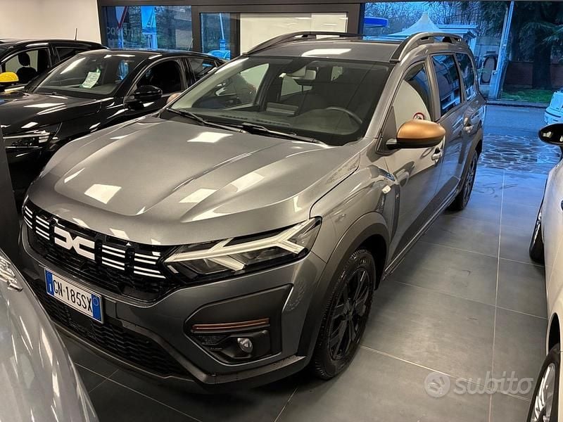 Usata Dacia Jogger Extreme 101 CV (74 kW) 2023 Grigio Monovolume
