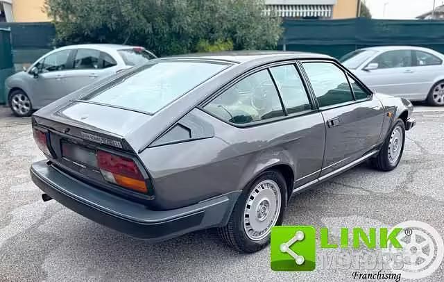 Usata Alfa Romeo GTV 158 CV (116 kW) 1981 Grigio Coupé