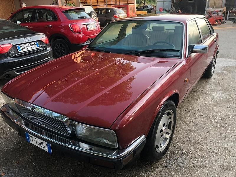 Rosso Usata 1990 Jaguar XJ6 Tre volumi | 8700 € - Immagine 1/4
