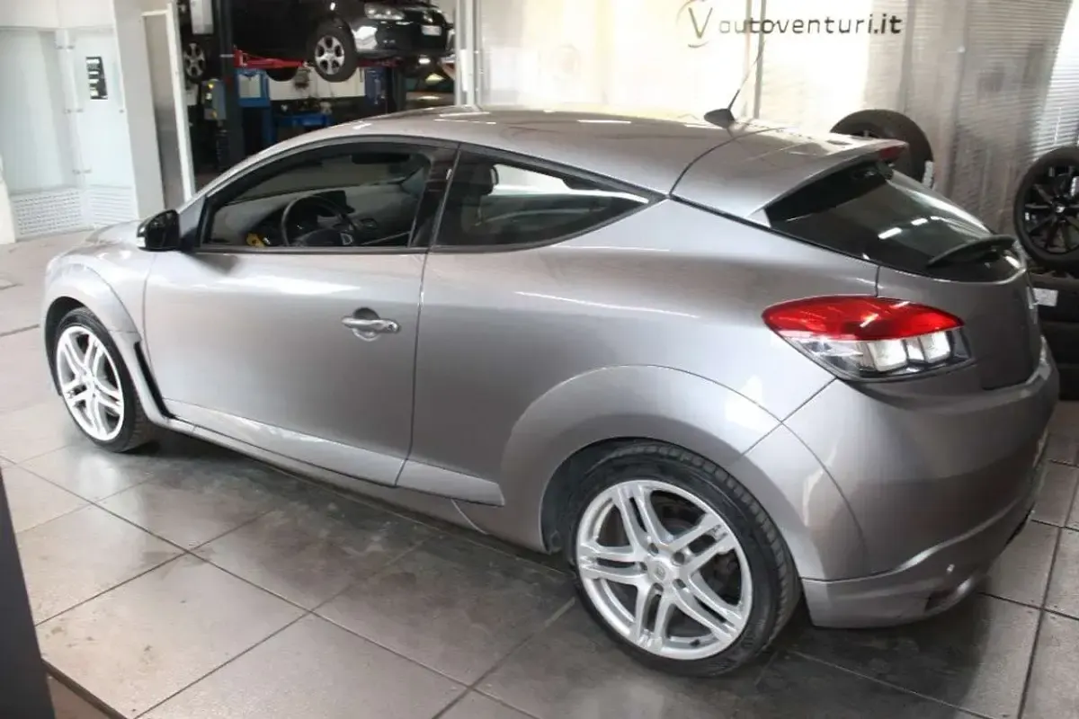 Usata Renault Mégane Coupé R.S. 250 CV (183 kW) 2010 Grigio Coupé