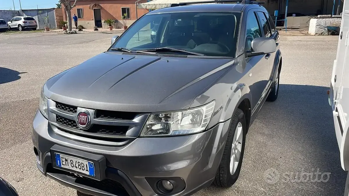 Usata Fiat Freemont 140 CV (102 kW) 2012 Grigio SUV