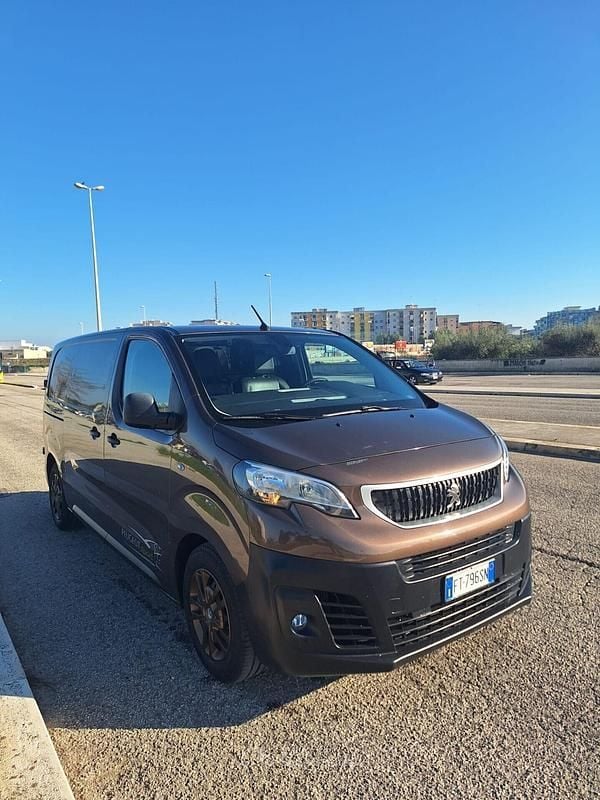 Usata Peugeot Expert Sport 150 CV (110 kW) 2019 Marrone Furgone