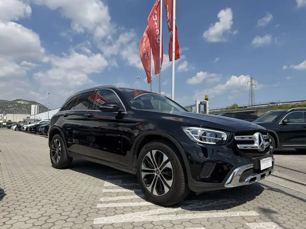 Usata Mercedes GLC220 194 CV (142 kW) 2019 Nero SUV