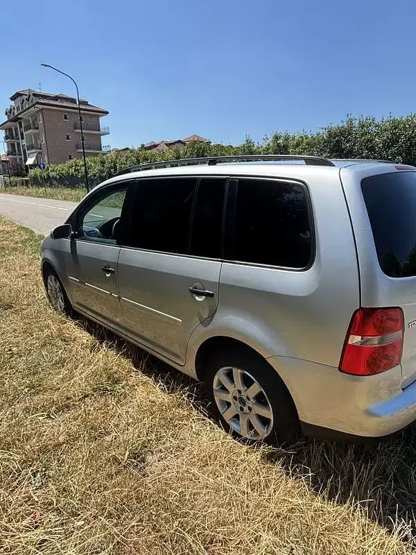 Usata VW Touran 105 CV (77 kW) 2005 Monovolume