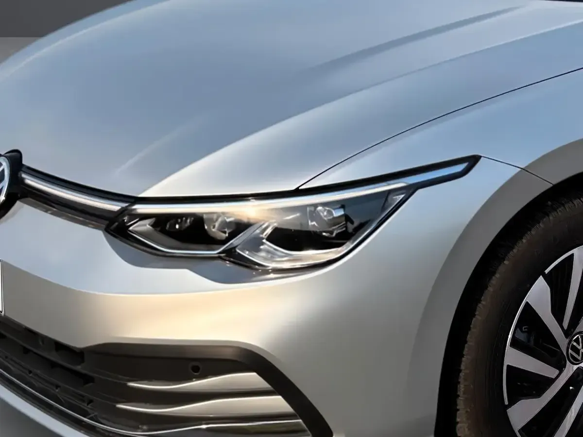 Usata VW Golf VIII Style 150 CV (110 kW) 2022 Argento Berlina