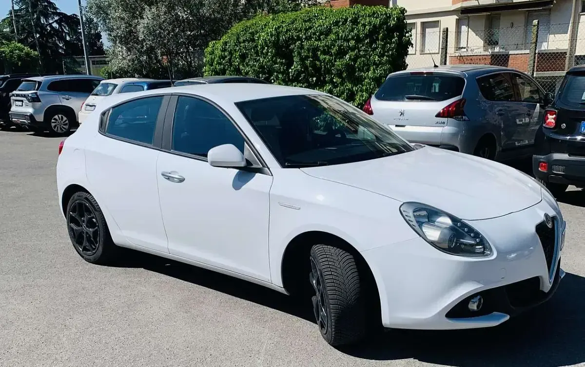 Usata Alfa Romeo Giulietta 120 CV (88 kW) 2018 Utilitaria