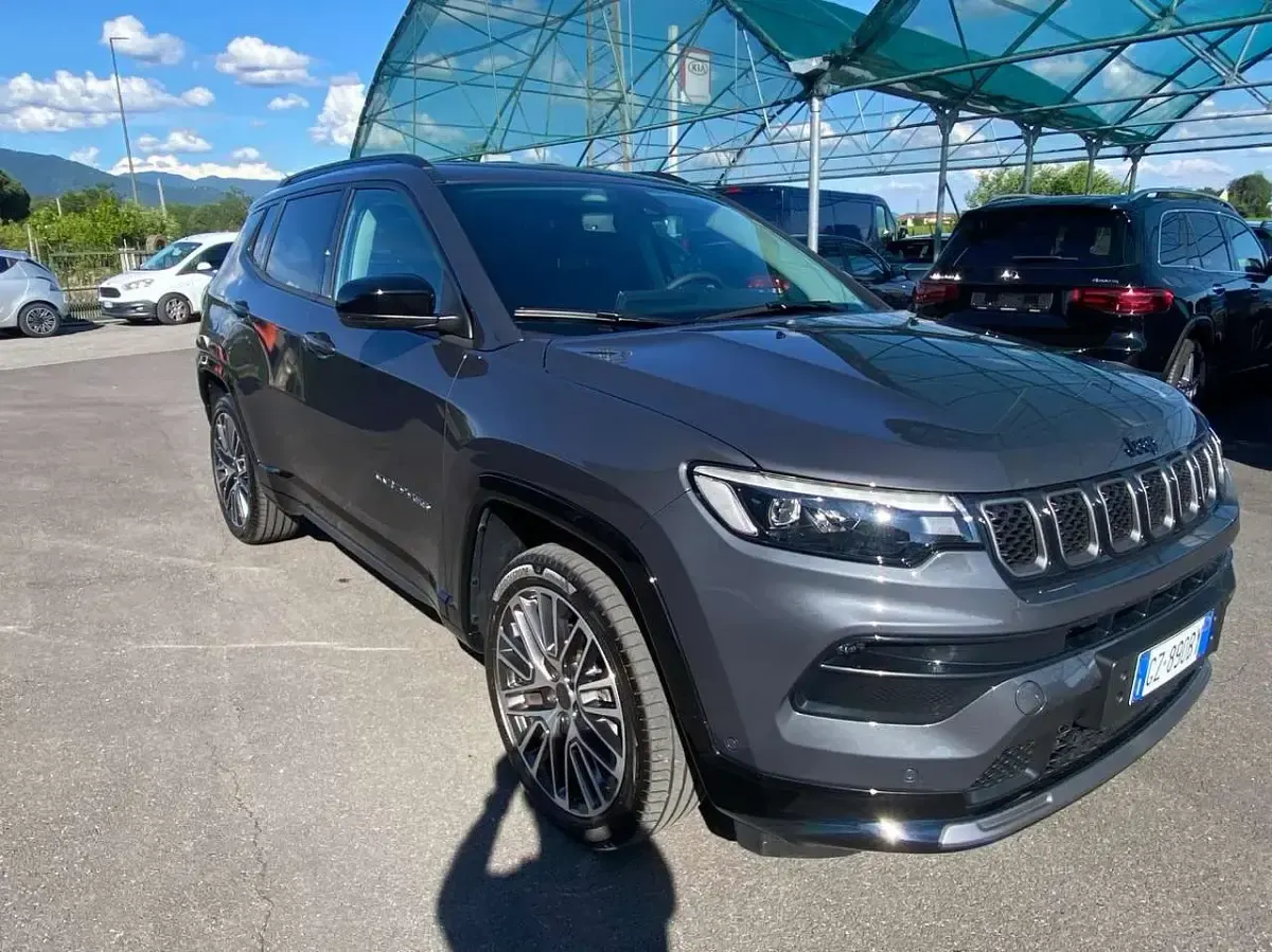 Usata Jeep Compass Summit 131 CV (96 kW) 2025 Graphite grey SUV