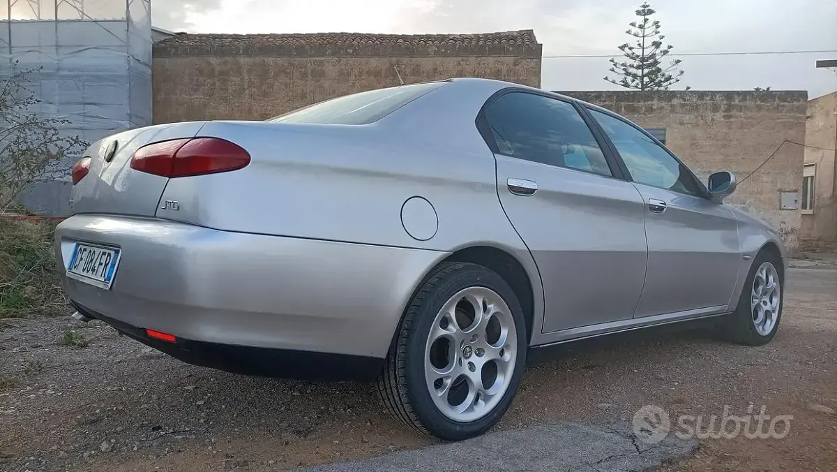 Usata Alfa Romeo 166 150 CV (110 kW) 2003 Grigio Berlina