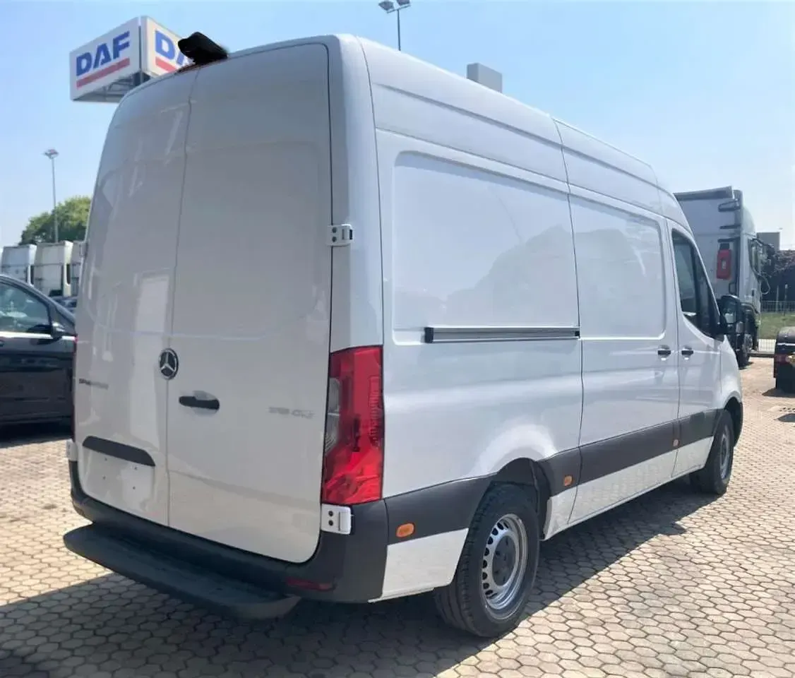 Nuova Mercedes Sprinter 150 CV (110 kW) 2026 Bianco Furgone
