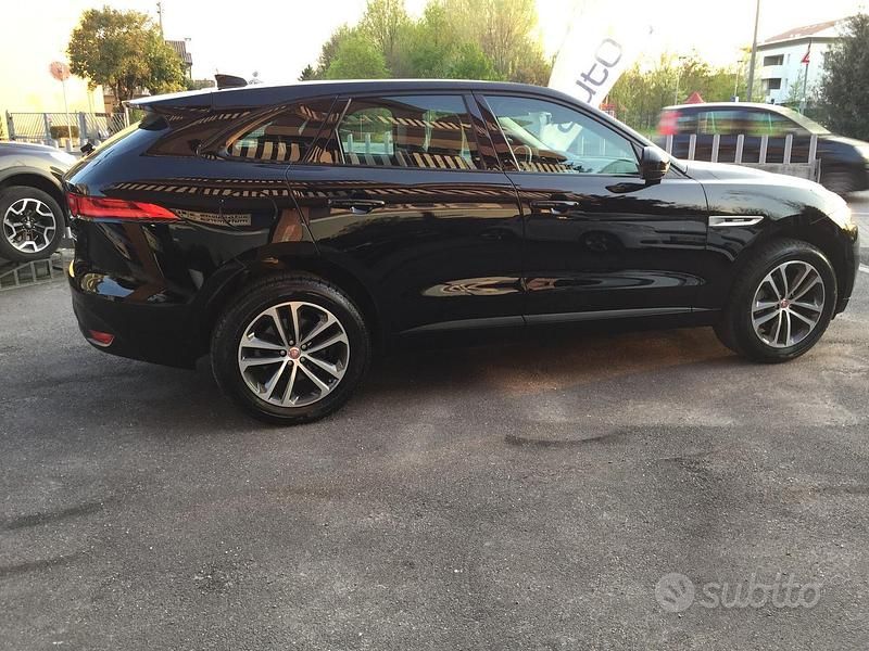 Usata Jaguar F-Pace R-Sport 180 CV (132 kW) 2018 Nero SUV