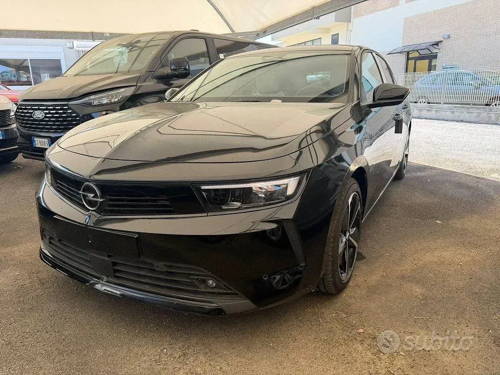 Usata Opel Astra Edition 131 CV (96 kW) 2024 Nero Utilitaria