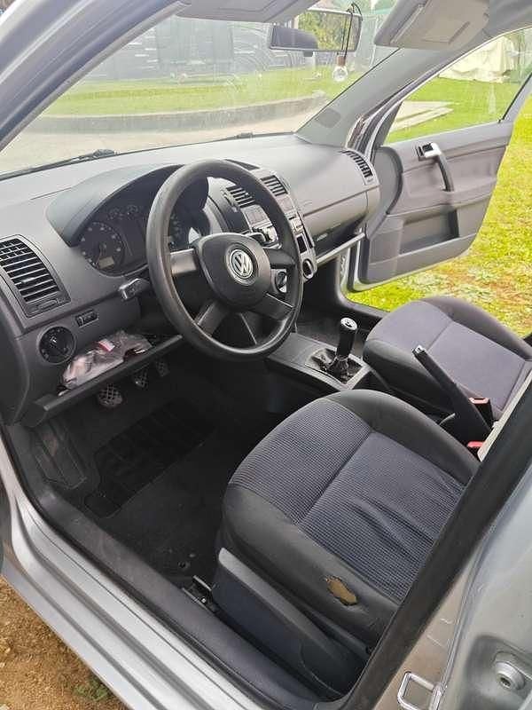 Usata VW Polo Trendline 64 CV (47 kW) 2002 Argento Berlina