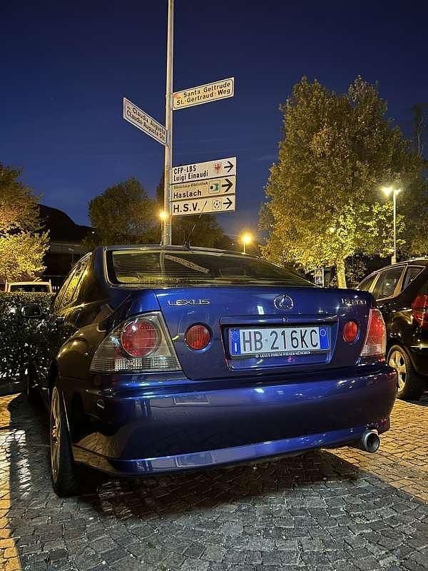Usata Lexus IS200 155 CV (114 kW) 2001 Berlina