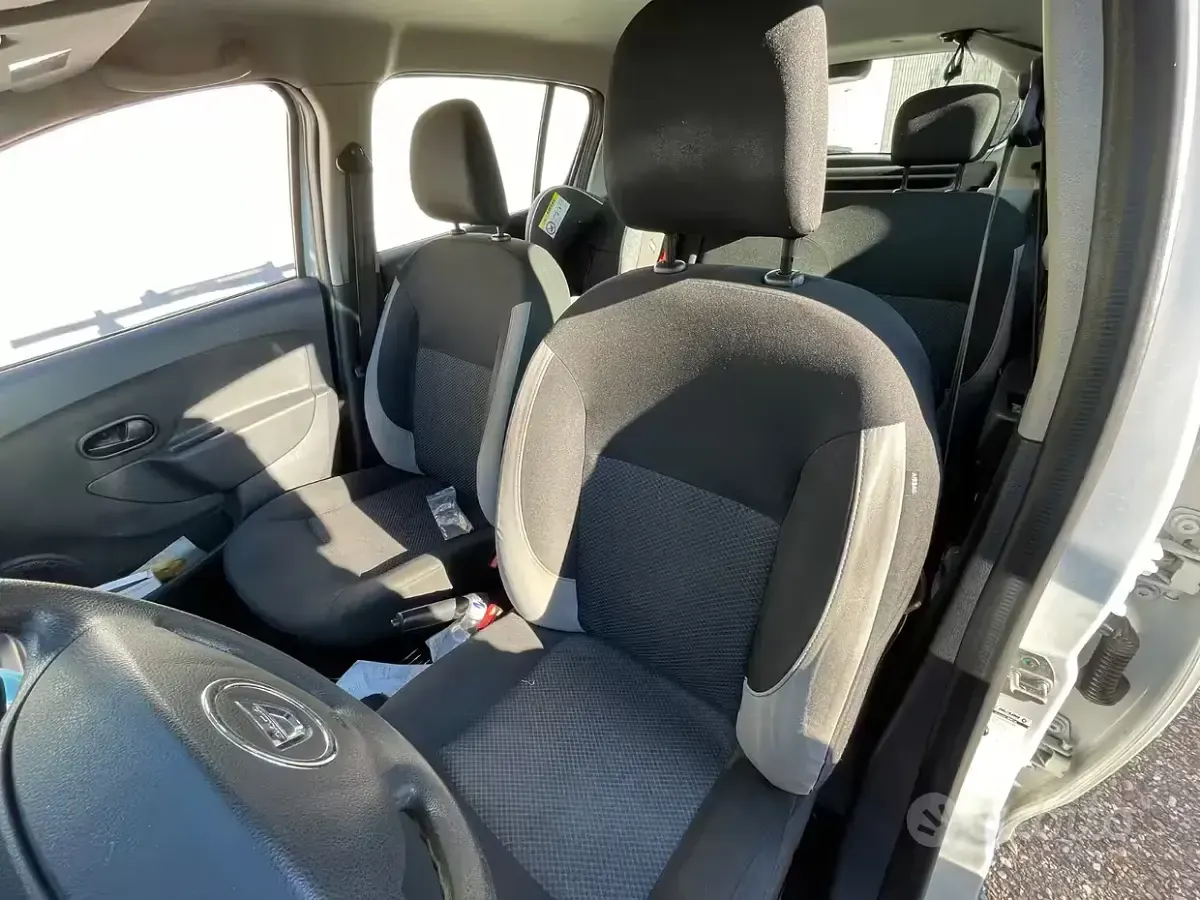 Usata Dacia Sandero 75 CV (55 kW) 2015 Bianco Berlina
