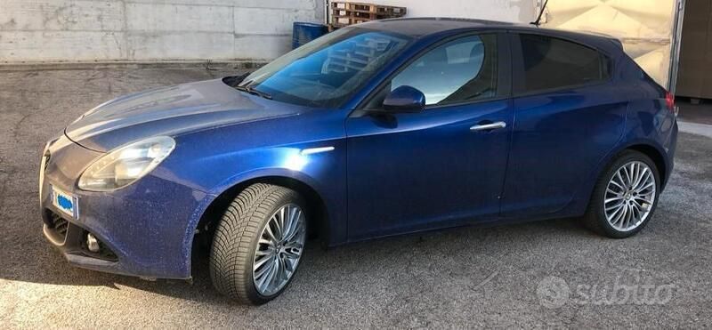Usata 2019 Alfa Romeo Giulietta Due volumi | 15.000 € (Buon prezzo) - Immagine 1/4