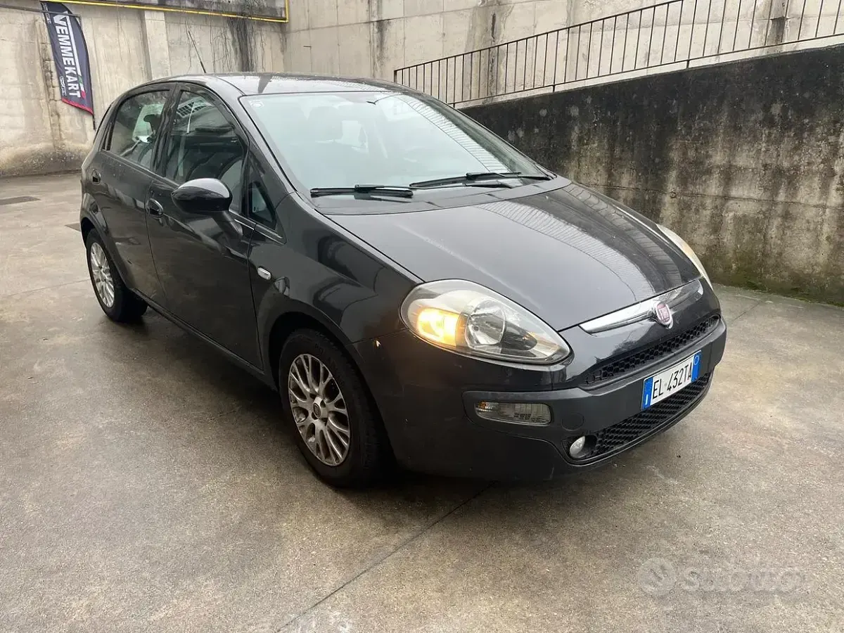 Usata Fiat Punto Evo S 95 CV (69 kW) 2011 Nero Utilitaria