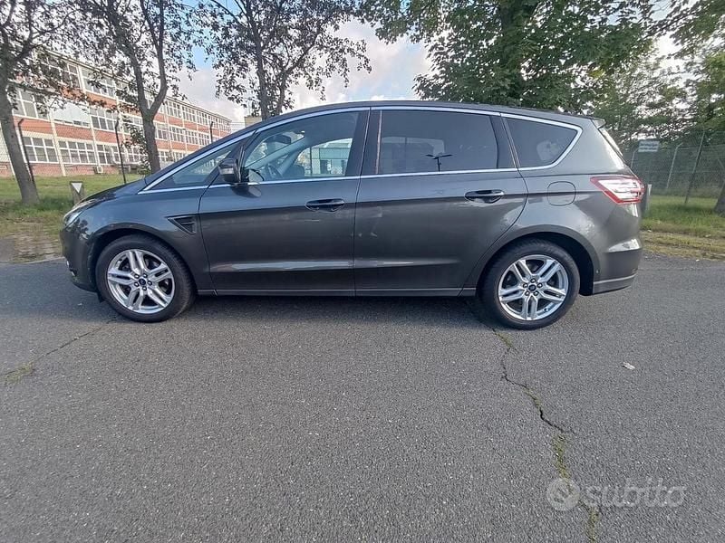 Usata Ford S-MAX Titanium 190 CV (139 kW) 2018 Grigio Monovolume