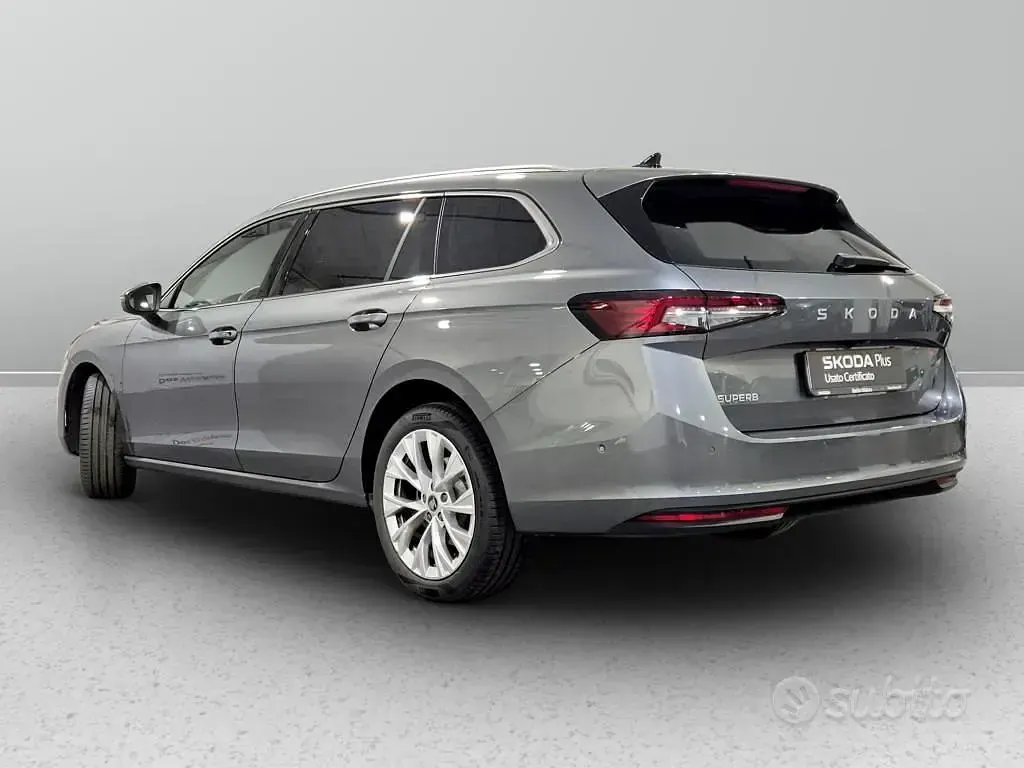 Usata Skoda Superb Style 150 CV (110 kW) 2025 Grigio Station wagon
