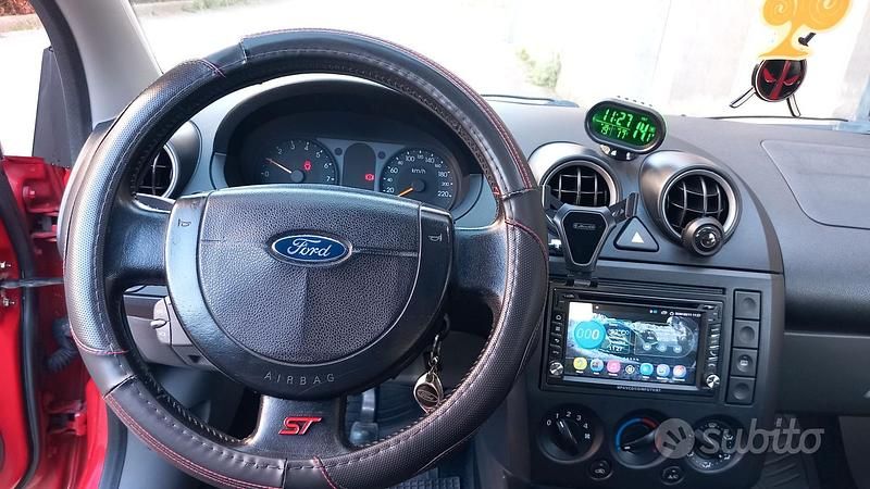 Usata Ford Fiesta 2003 Rosso Utilitaria