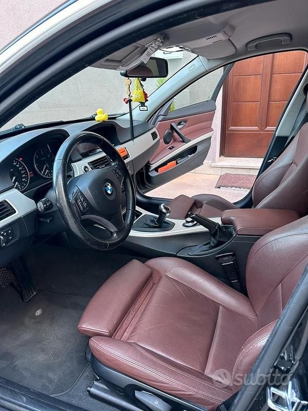 Usata BMW 325 197 CV (144 kW) 2009 Nero Berlina