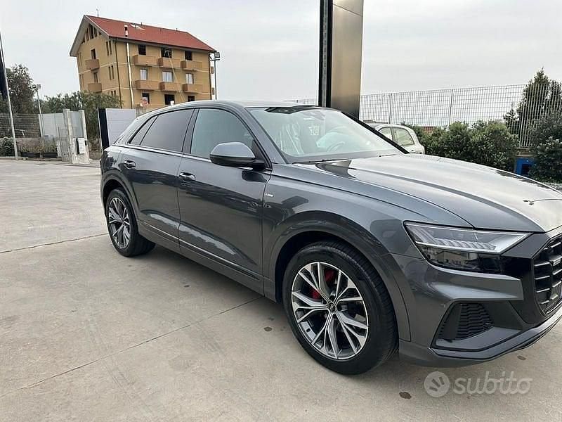 Usata Audi Q8 Sport 286 CV (210 kW) 2022 Grigio SUV