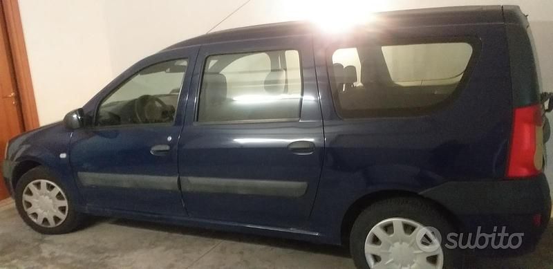 Blu Usata 2008 Dacia Logan Tre volumi | 2500 € - Immagine 1/4